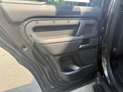 Used 2025 Land Rover Defender 130 V8 AWD/4WD image 33