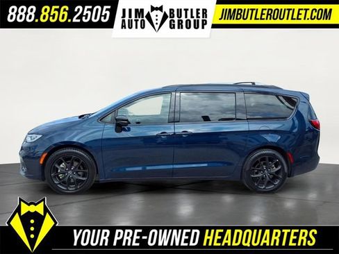 Used 2025 Chrysler Pacifica Limited FWD image 18