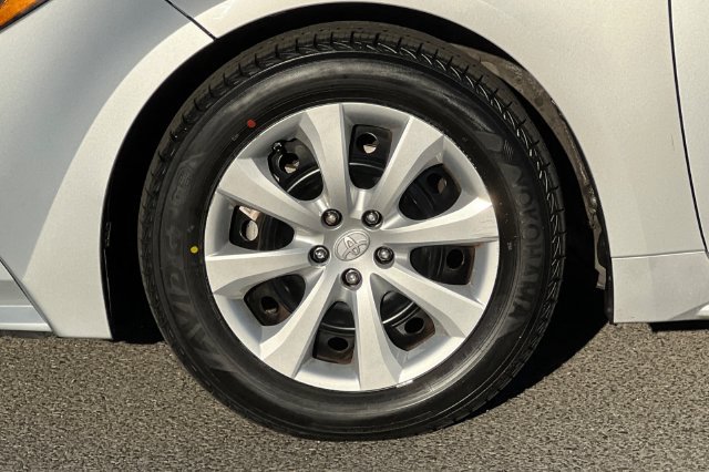 Used 2023 Toyota Corolla LE FWD image 30