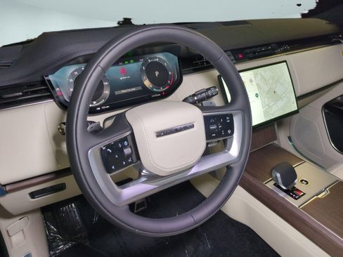 New 2026 Land Rover Range Rover Long Wheelbase SE AWD/4WD image 17