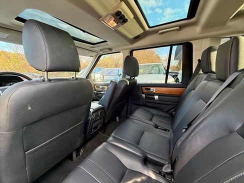 Used 2015 Land Rover LR4 HSE image 32