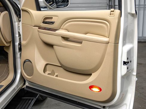 Used 2012 Cadillac Escalade Premium AWD/4WD image 55