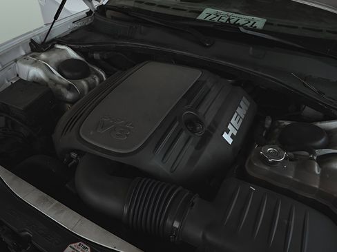 Used 2018 Dodge Charger R/T RWD image 34