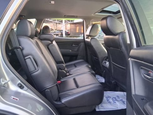 Used 2011 MAZDA CX-9 Touring w/ Moonroof & Bose Audio Pkg FWD image 9