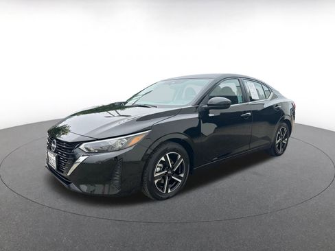 Used 2025 Nissan Sentra SV image 4