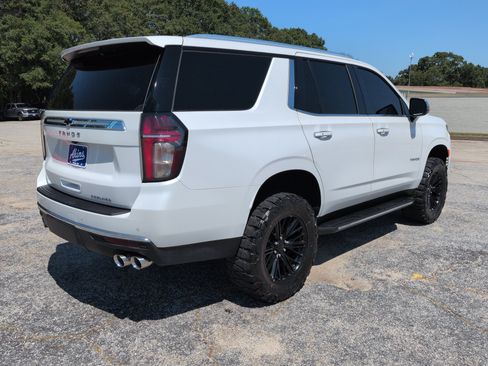 Used 2023 Chevrolet Tahoe Premier AWD/4WD image 3