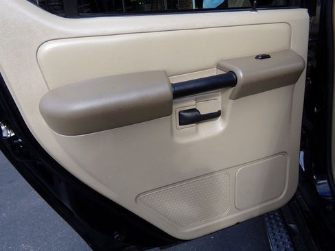 Used 2004 Ford Explorer Sport Trac 4x4 image 58