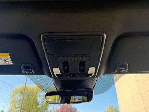 Used 2025 Honda Pilot Black Edition image 23