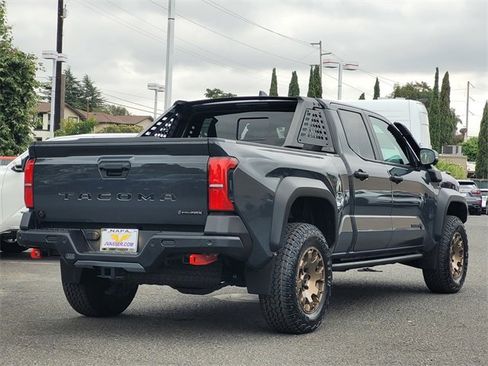 Used 2024 Toyota Tacoma Trailhunter image 6