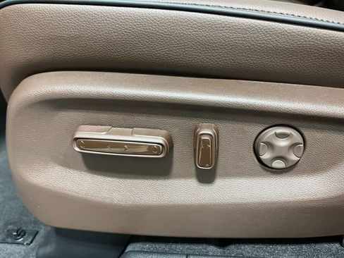 New 2026 Honda Odyssey Touring image 14