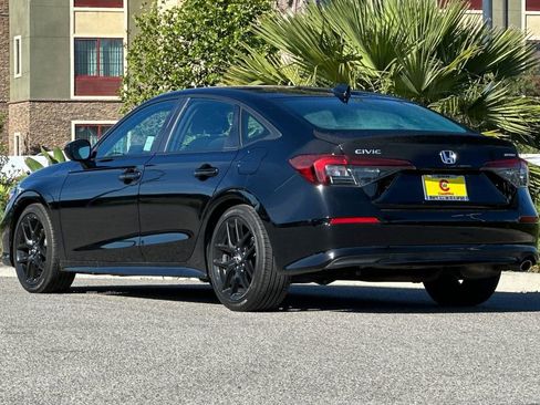 Used 2025 Honda Civic Sport image 5