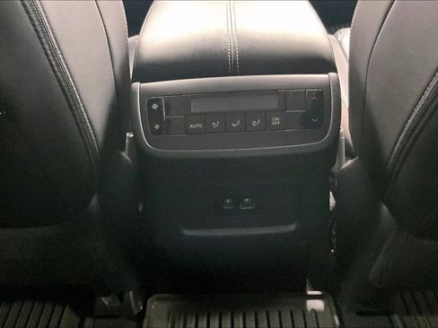 Used 2023 Nissan Pathfinder SL AWD/4WD image 29