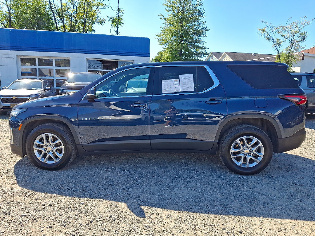 Used 2023 Chevrolet Traverse LS w/ Safety Package AWD/4WD image 4