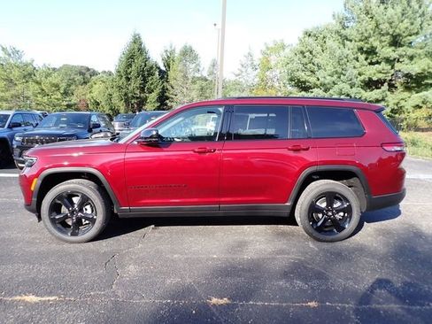 New 2025 Jeep Grand Cherokee L Altitude image 2