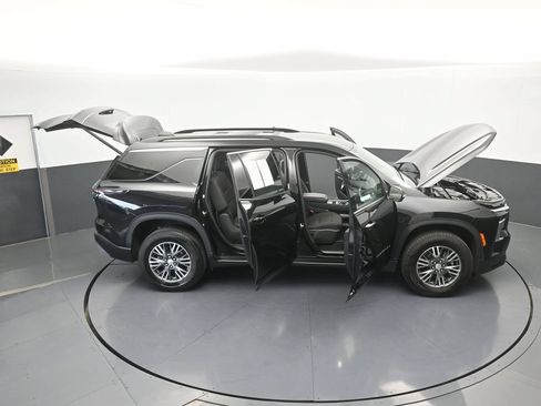 Used 2024 Chevrolet Traverse LT FWD image 74
