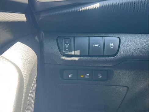 Used 2022 Hyundai Ioniq SE FWD image 24