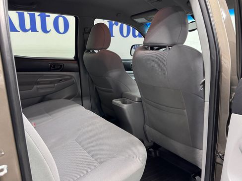 Used 2011 Toyota Tacoma 4x4 Double Cab w/ TRD Off-Road Pkg w/JBL Audio image 28