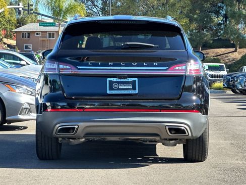 Used 2022 Lincoln Nautilus Reserve image 4