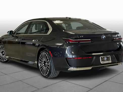 Used 2025 BMW i7 eDrive50 image 12