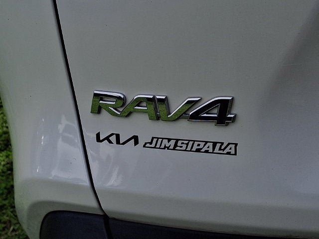 Used 2021 Toyota RAV4 XLE Premium AWD/4WD image 29
