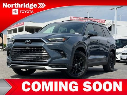Used 2025 Toyota Grand Highlander AWD Hybrid image 2