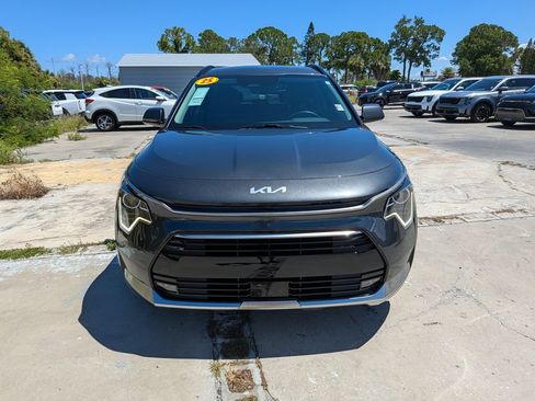 Certified 2025 Kia Niro EX Touring FWD image 2