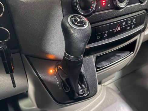 Used 2016 Mercedes-Benz Sprinter 2500 image 26