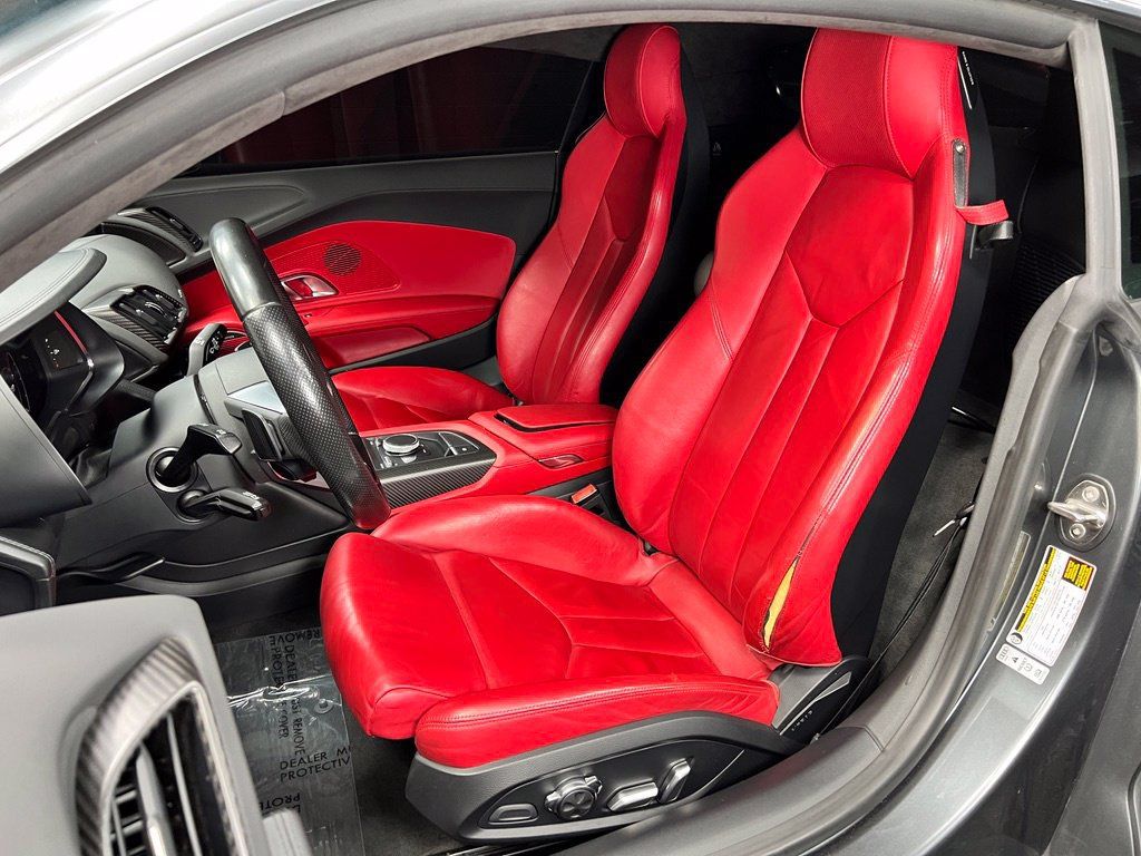 Used 2017 Audi R8 V10 AWD/4WD image 7