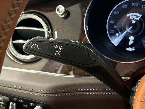 Used 2023 Bentley Bentayga Extended Wheelbase image 26