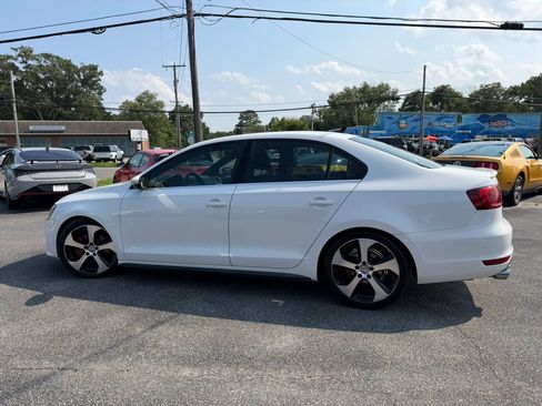 Used 2014 Volkswagen Jetta GLI Autobahn FWD image 6
