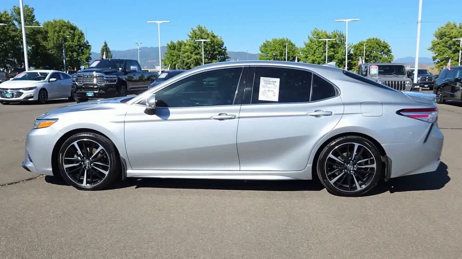 Used 2020 Toyota Camry XSE FWD image 5