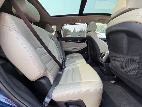 Used 2019 Kia Sorento EX w/ EX Touring Package AWD/4WD image 30