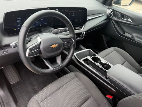 Used 2025 Chevrolet Equinox LT image 10