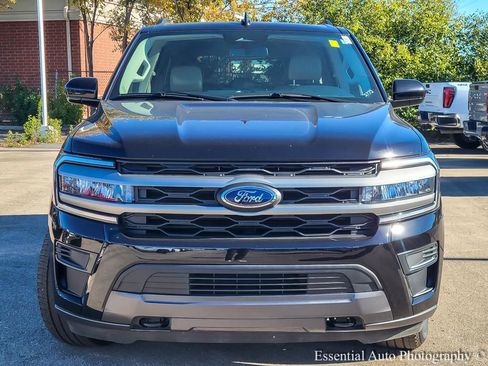 Used 2024 Ford Expedition XLT image 5