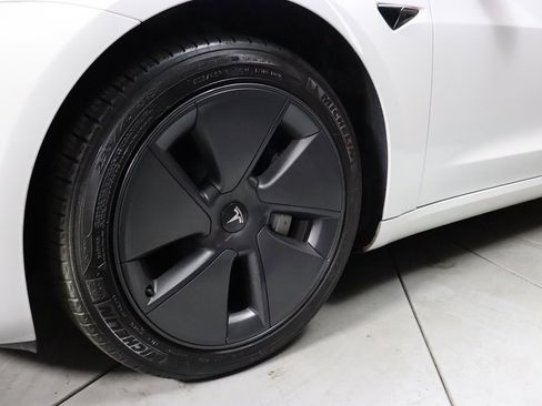 Used 2023 Tesla Model 3 Standard Range image 7