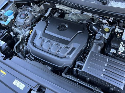 Used 2024 Volkswagen Tiguan Wolfsburg Edition image 28