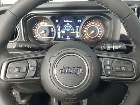 New 2026 Jeep Wrangler Unlimited Rubicon AWD/4WD image 23