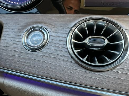 Used 2018 Mercedes-Benz E 400 Coupe image 35