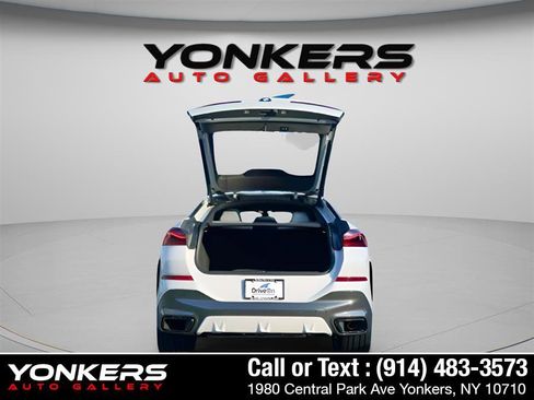 Used 2022 BMW X6 xDrive40i w/ Executive Package image 10