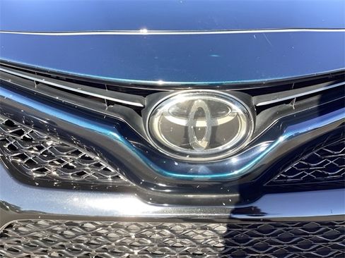 Used 2020 Toyota Camry XSE image 29