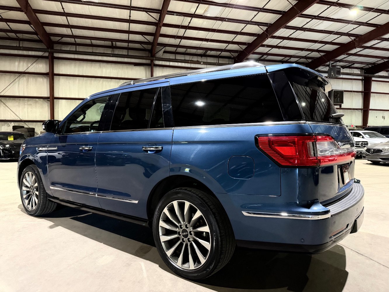 Used 2019 Lincoln Navigator Select w/ Technology Package RWD image 7