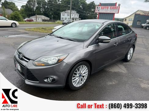 Used 2014 Ford Focus Titanium FWD image 3