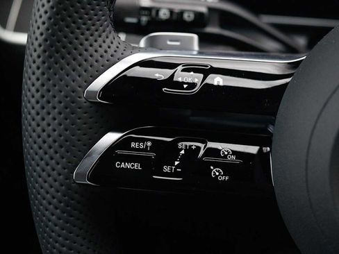 Used 2026 Mercedes-Benz GLC 300 4MATIC image 19