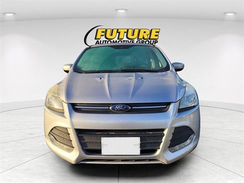 Used 2016 Ford Escape SE image 2