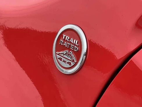 Used 2019 Jeep Renegade Trailhawk w/ Cold Weather Group II image 13