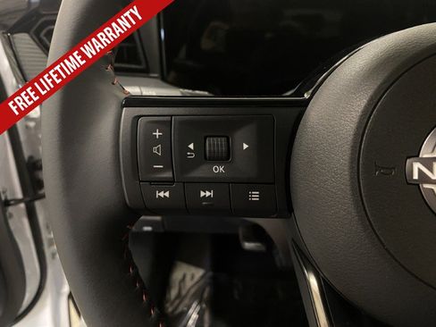 New 2026 Nissan Kicks SR AWD/4WD image 32