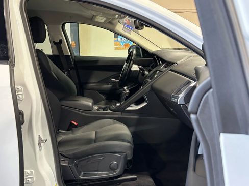 Used 2019 Jaguar E-PACE image 13