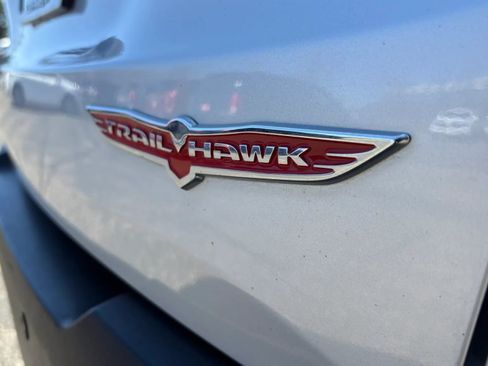 Used 2016 Jeep Renegade Trailhawk image 34