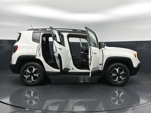 Used 2019 Jeep Renegade Trailhawk w/ Cold Weather Group II AWD/4WD image 39