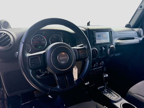 Used 2013 Jeep Wrangler Sport AWD/4WD image 7